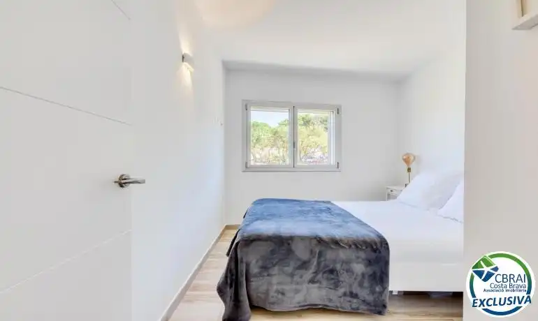 Dormitori de Apartament en venda en Roses