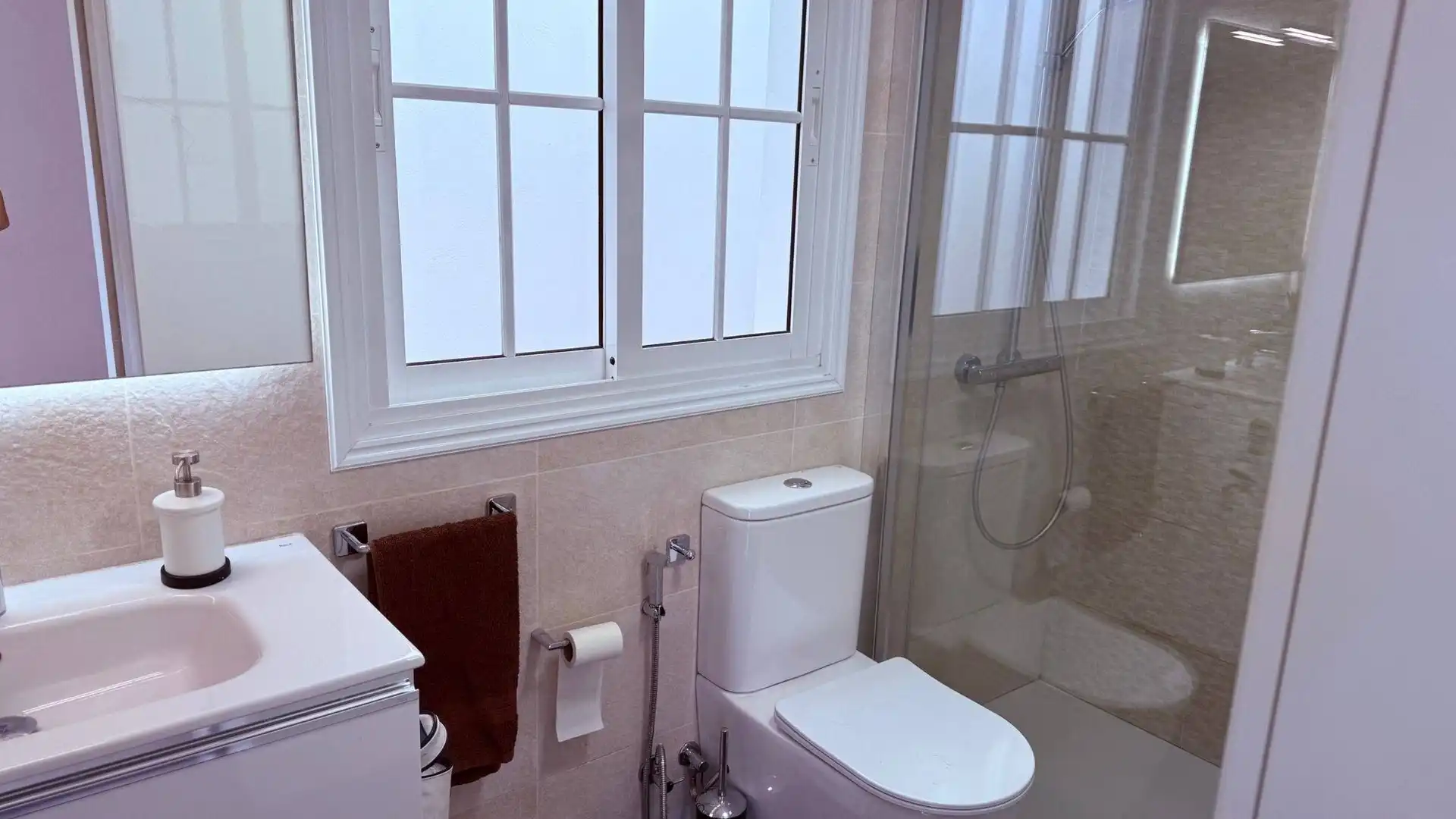 Baño de Casa adosada en venta en Telde con Terraza, Trastero y Balcón