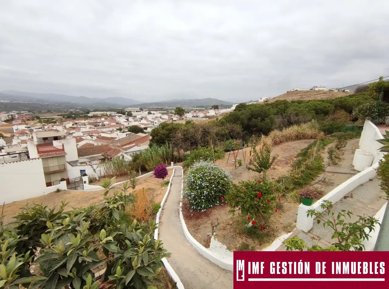 Vista exterior de Finca rústica en venta en Vélez-Málaga con Jardín privado, Terraza y Trastero