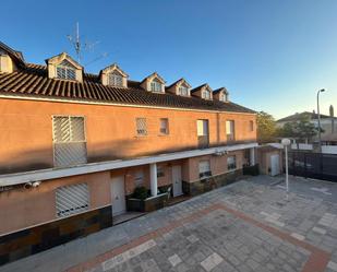 Vista exterior de Casa o xalet en venda en Montequinto