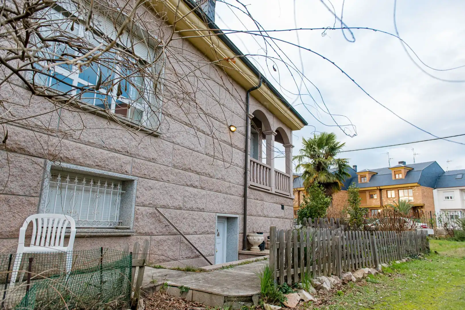 Vista exterior de Casa o chalet en venta en Ponferrada con Calefacción, Jardín privado y Terraza