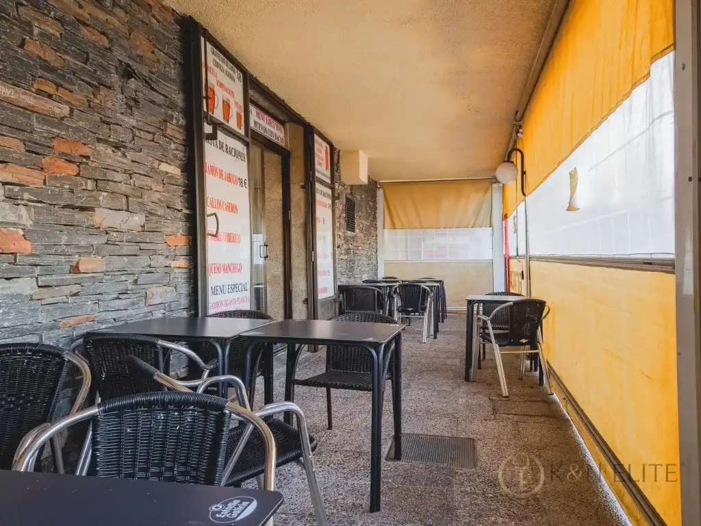 Local comercial en venta en Avenida Monteclaro, imagen 4