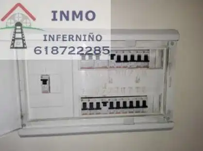 Local comercial en venta en A Malata - Catabois - Ciudad Jardín, imagen 2