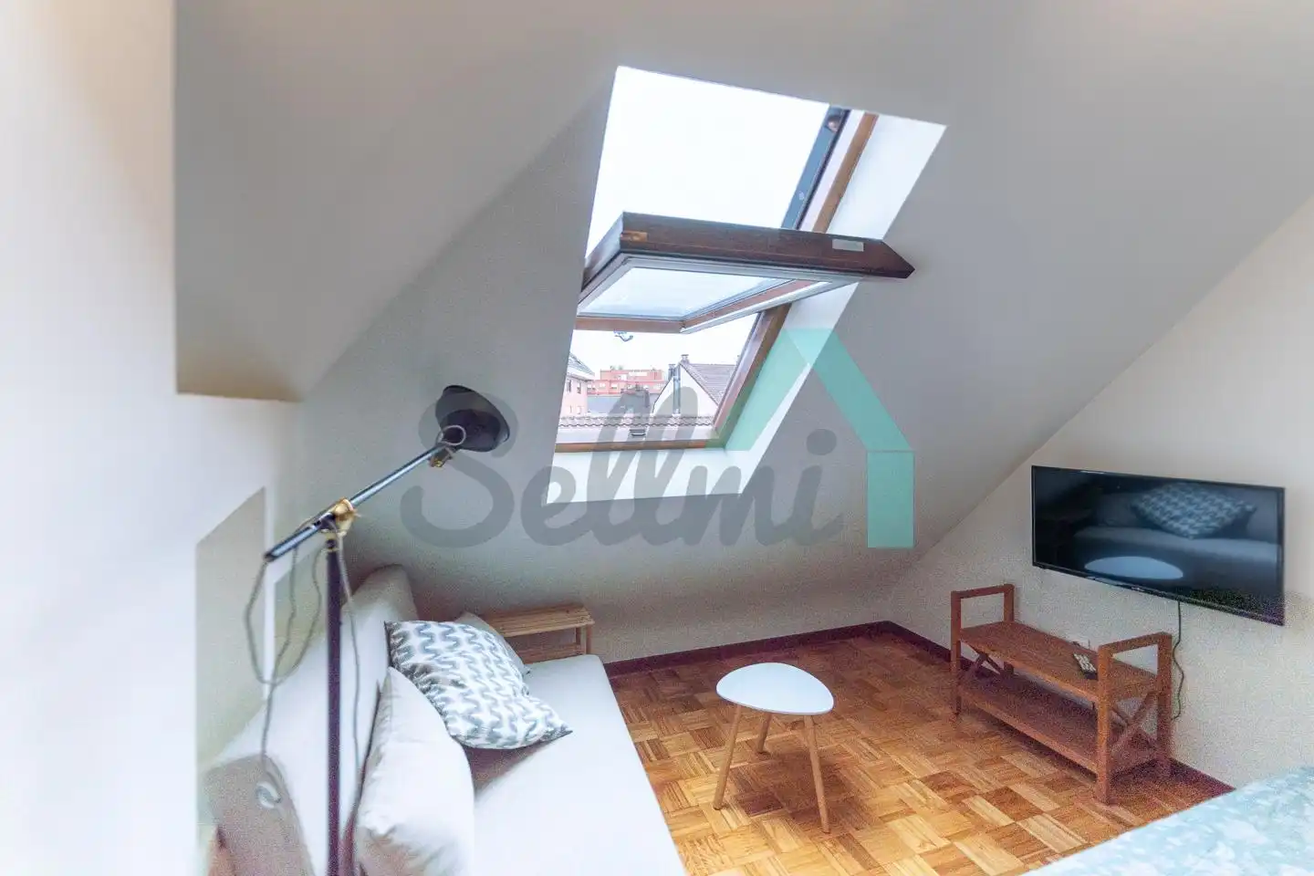Living room of Flat for rent in Oviedo   with Parquet flooring and Furnished
