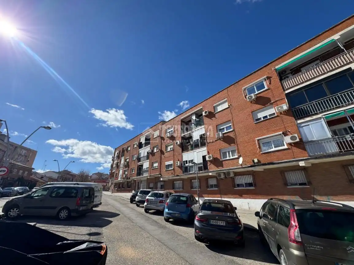 Vista exterior de Piso en venta en Aranjuez con Aire acondicionado