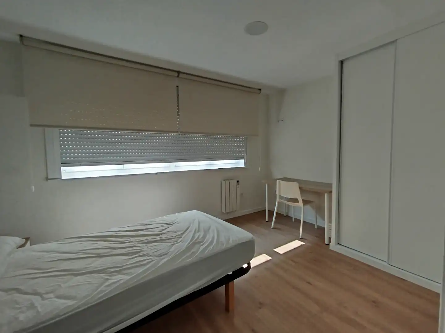 Habitación de Piso de alquiler en A Coruña Capital  con Calefacción, Amueblado y Horno