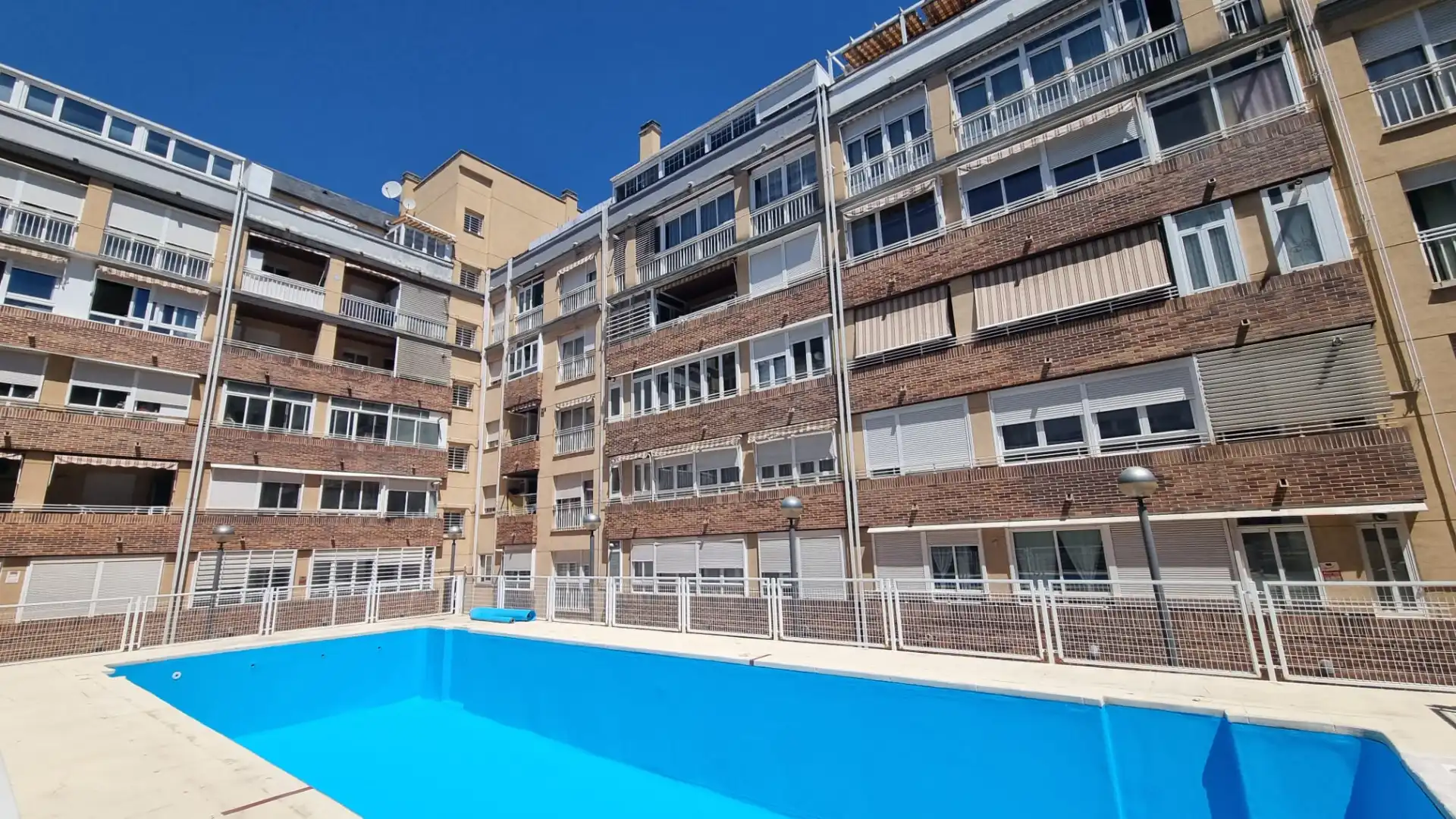 Piscina de Pis en venda en Collado Villalba amb Calefacció, Parquet i Terrassa
