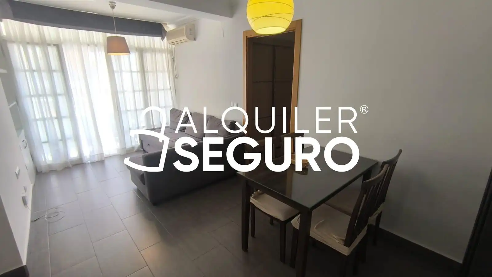 Piso de alquiler en Sevilla con Terraza y Amueblado