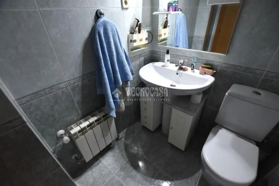 Bathroom of Flat for sale in Getafe  with Air Conditioner, Heating and Parquet flooring
