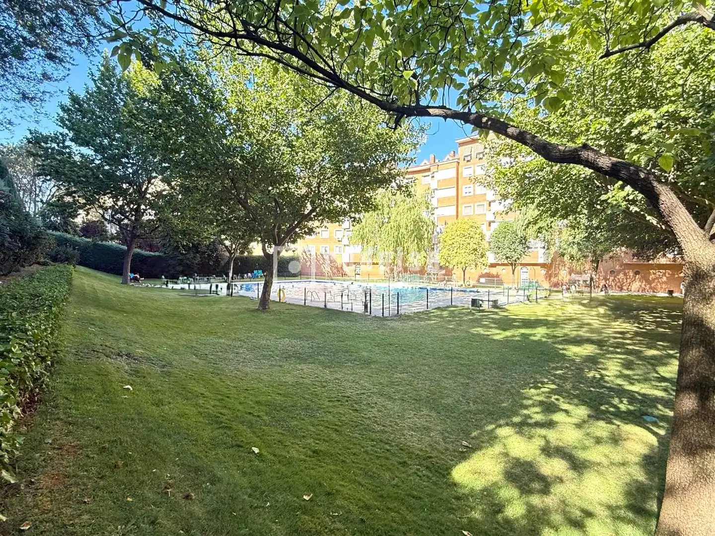 Vista exterior de Piso en venta en Fuenlabrada con Aire acondicionado, Calefacción y Jardín privado