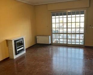 Living room of Flat for sale in  Sevilla Capital  with Air Conditioner, Terrace and Balcony