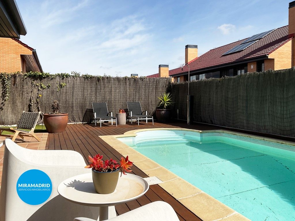 Swimming pool of House or chalet for sale in Paracuellos de Jarama  with Air Conditioner and Swimming Pool