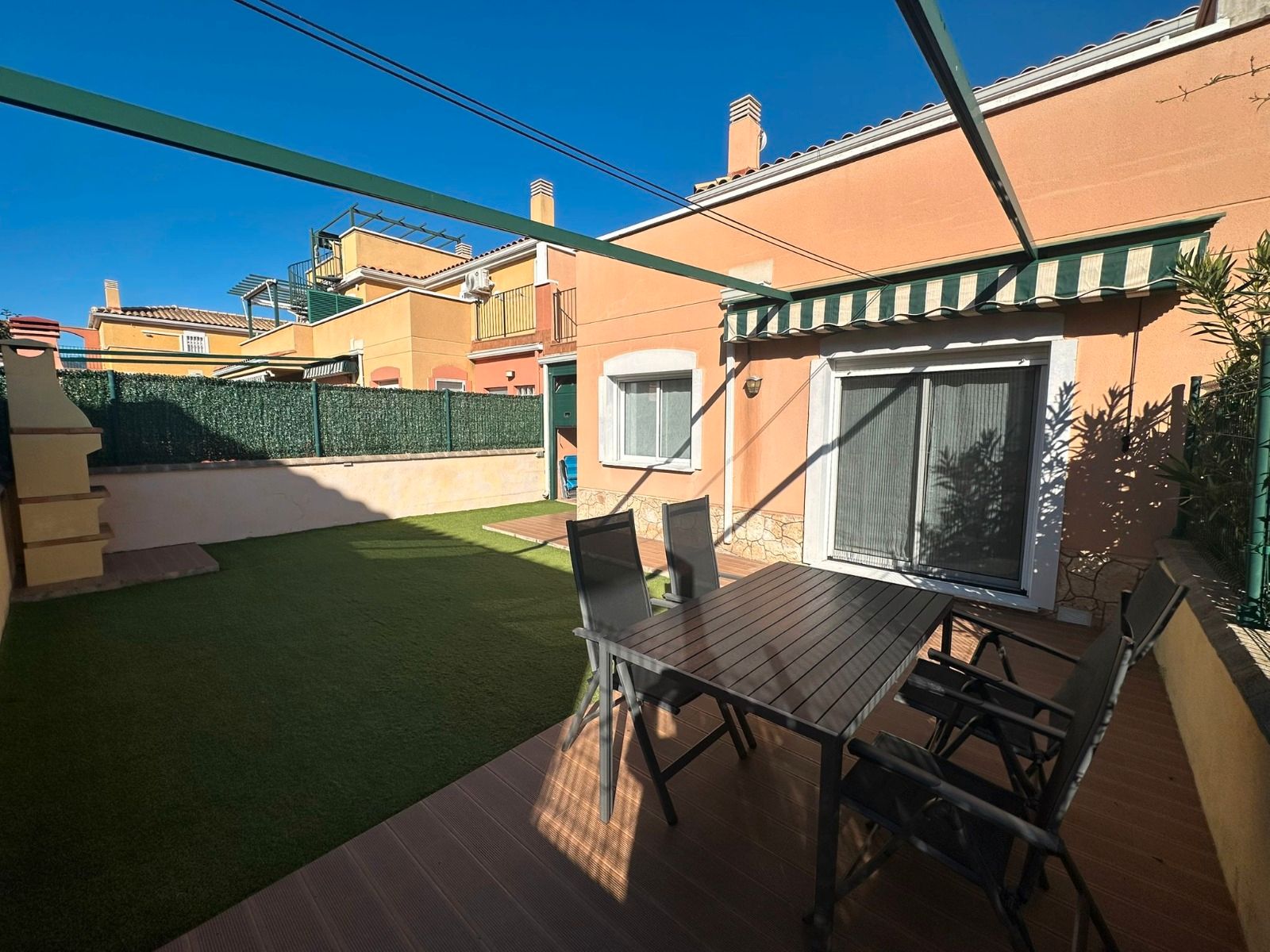 Terrassa de Casa adosada en venda en Mont-roig del Camp amb Aire condicionat, Jardí privat i Terrassa