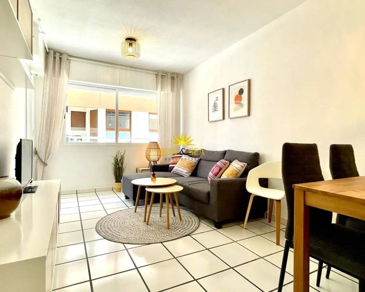 Sala de estar de Apartamento de alquiler en Torrevieja con Aire acondicionado, Calefacción y Lavadora