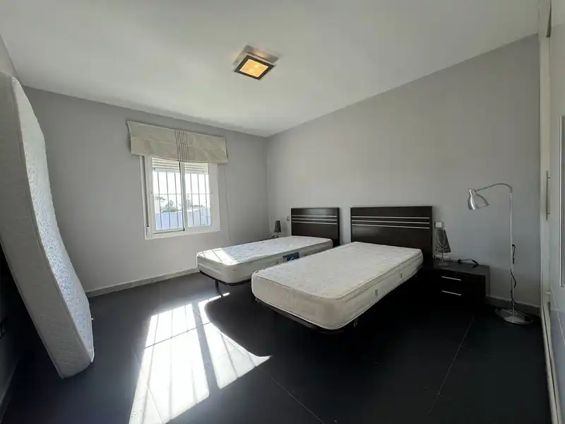 Dormitori de Casa o xalet de lloguer en Marbella amb Aire condicionat, Terrassa i Moblat