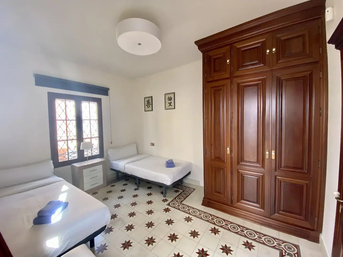 Dormitori de Casa o xalet en venda en Fuengirola amb Aire condicionat, Terrassa i Traster