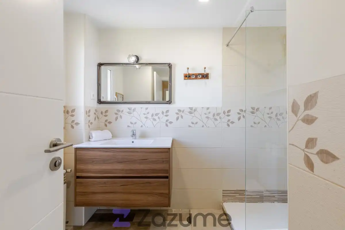 Bathroom of Flat for rent in Madrid  with Air Conditioner, Heating and Furnished