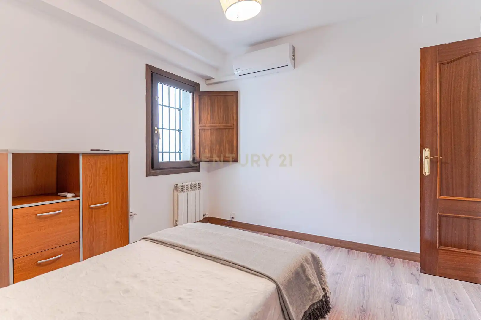 Bedroom of Apartments for sale in La Zubia Ciudad