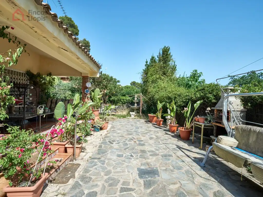 Jardí de Casa o xalet en venda en Corbera de Llobregat amb Aire condicionat, Calefacció i Jardí privat