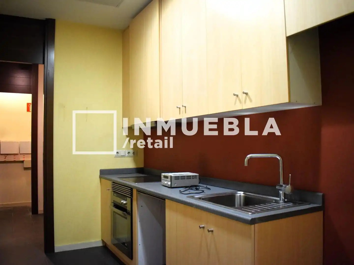 Cocina de Oficina de alquiler en Barcelona con Aire acondicionado y Calefacción