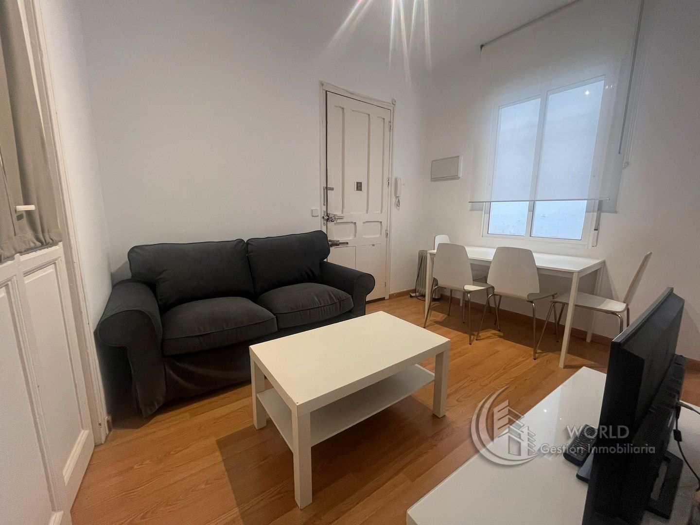Sala d'estar de Pis de lloguer en  Madrid Capital amb Calefacció, Moblat i Rentadora