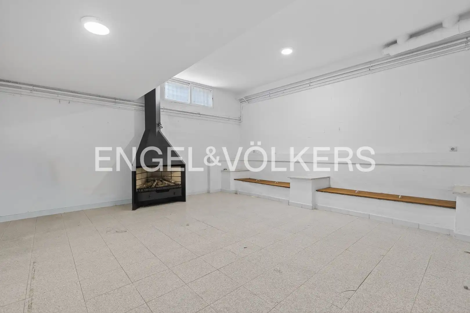 Houses for sale in Tomares  with Air Conditioner, Heating and Private garden