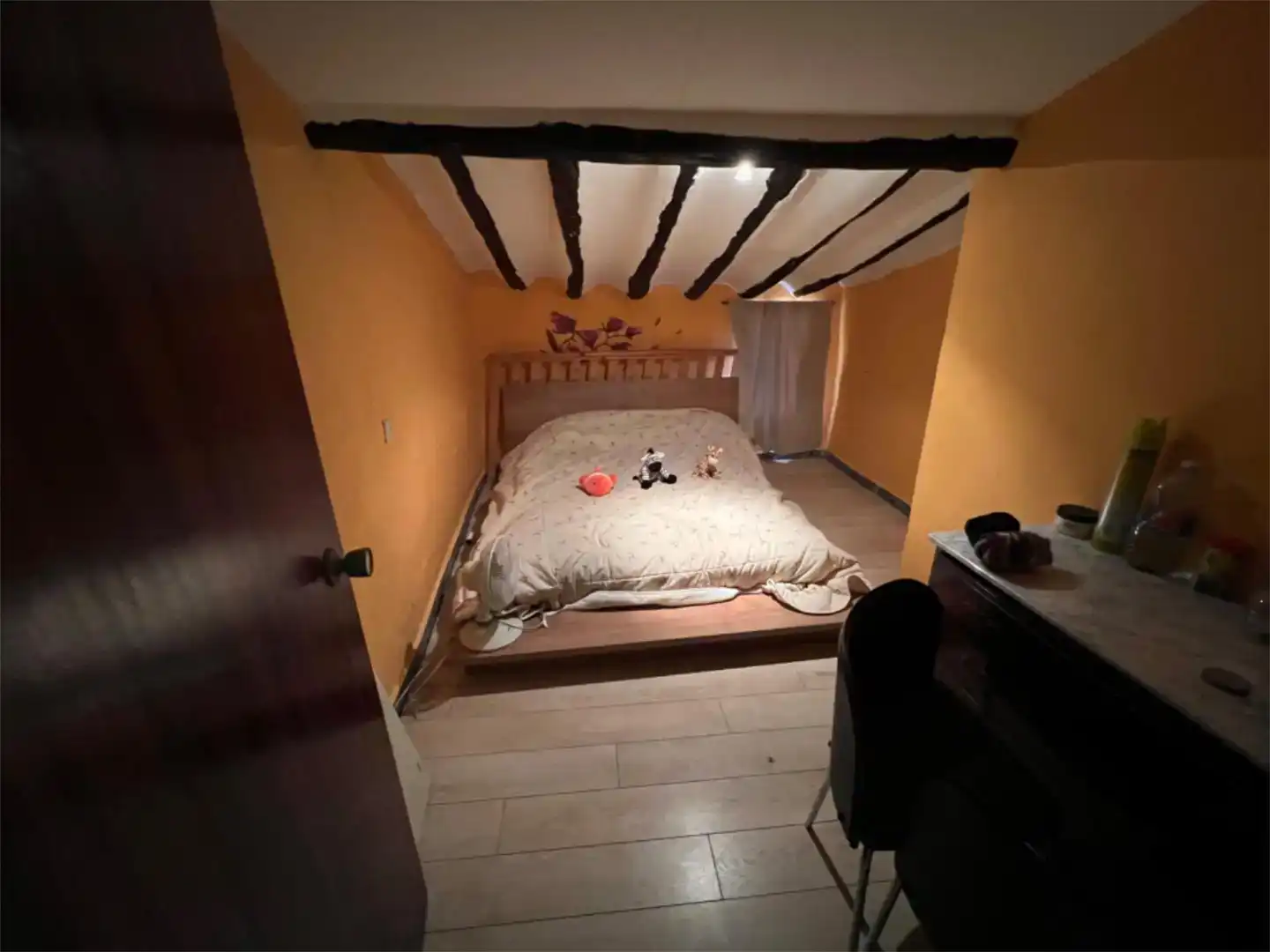 Habitación de Casa adosada en venta en Narboneta con Jardín privado, Parquet y Amueblado