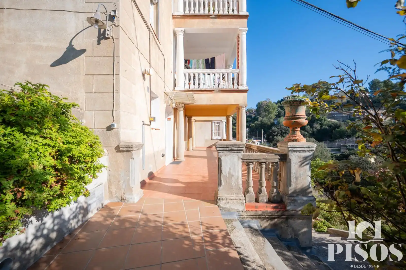 Vista exterior de Piso en venta en Sant Cugat del Vallès con Aire acondicionado, Calefacción y Terraza