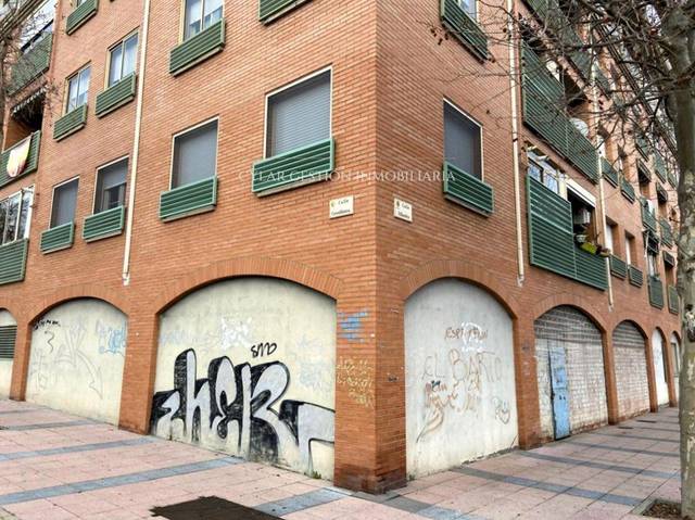 Local comercial en Venta en Villaselva en Zurguén