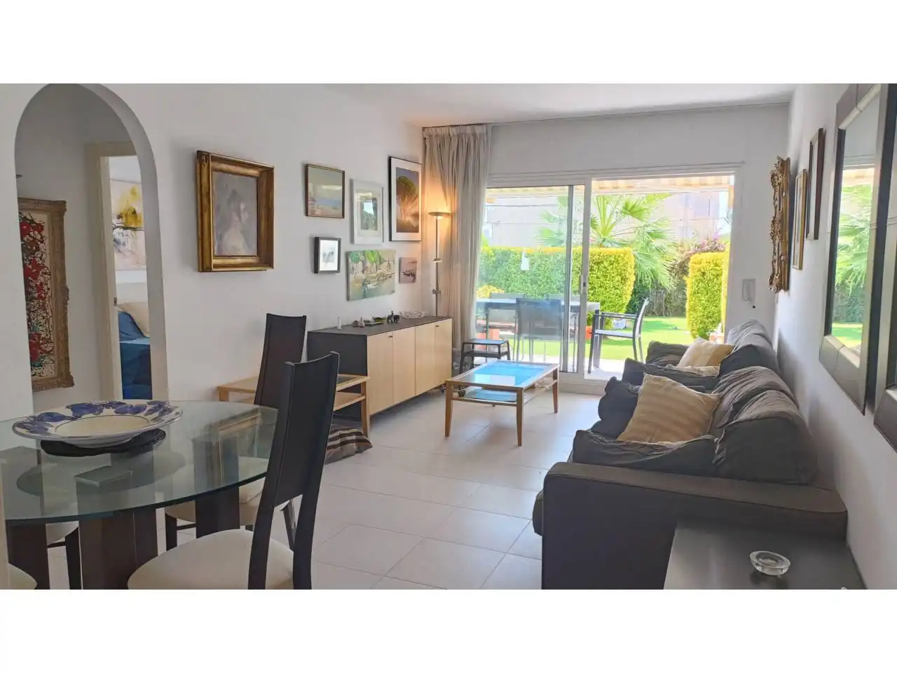 Living room of Flat for sale in L'Escala  with Private garden, Terrace and Furnished