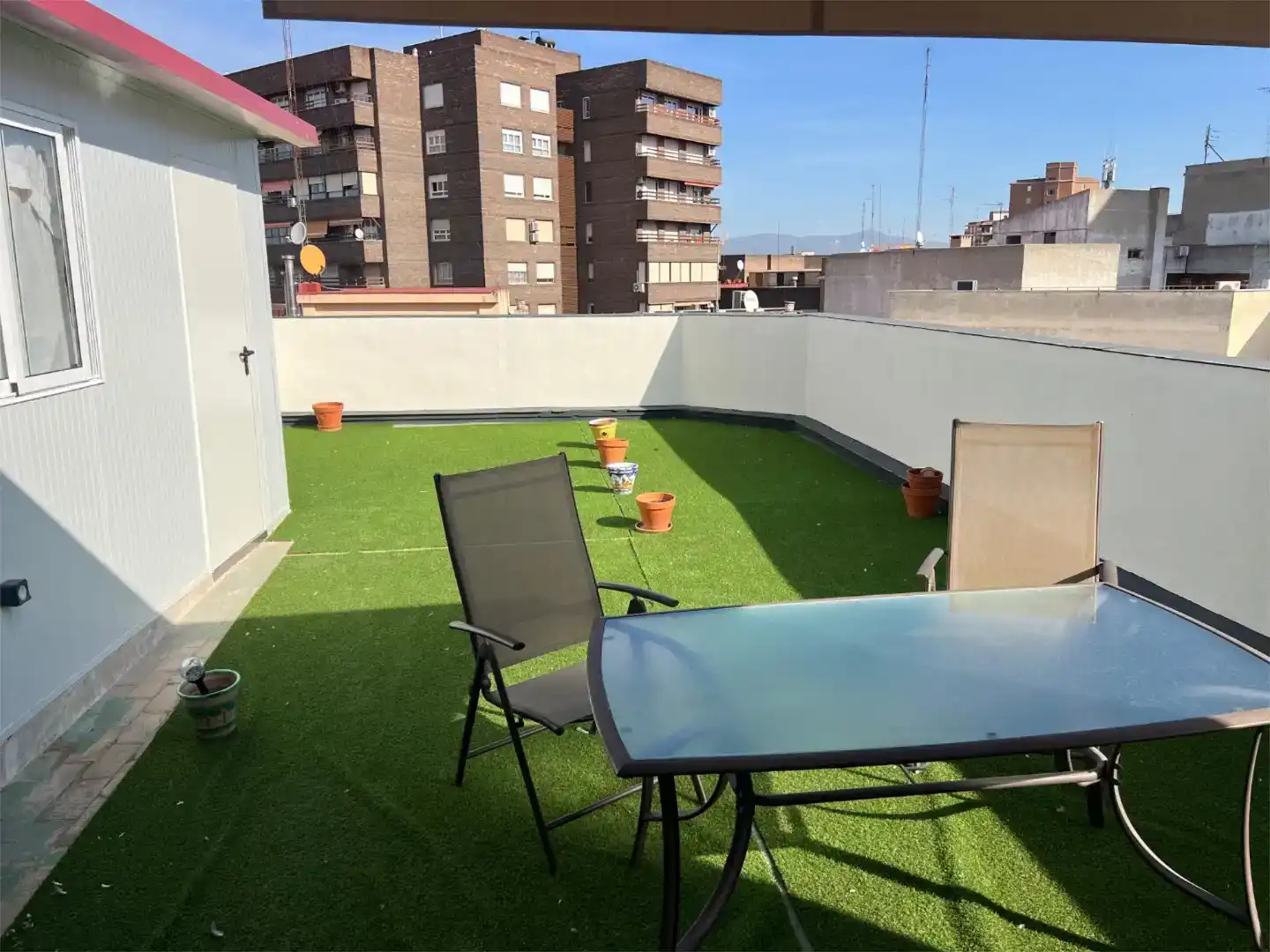 Terrasse von Dachboden zur Miete in Talavera de la Reina mit Klimaanlage, Privatgarten und Parkett