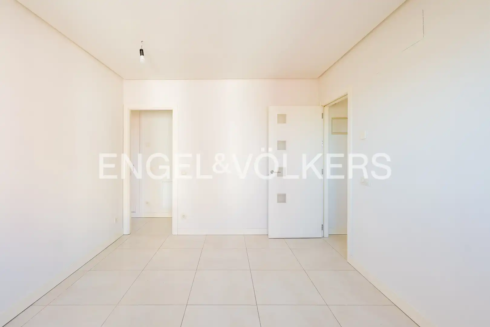 Piso en venta en Madrid con Calefacción y Piscina