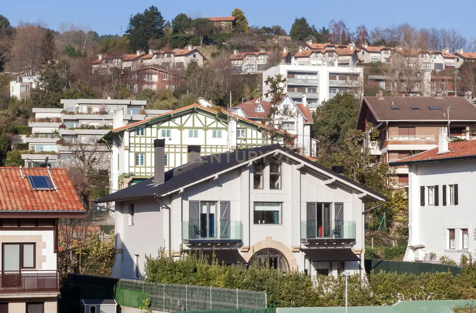 Vista exterior de Casa o xalet en venda en Donostia - San Sebastián  amb Aire condicionat, Jardí privat i Piscina