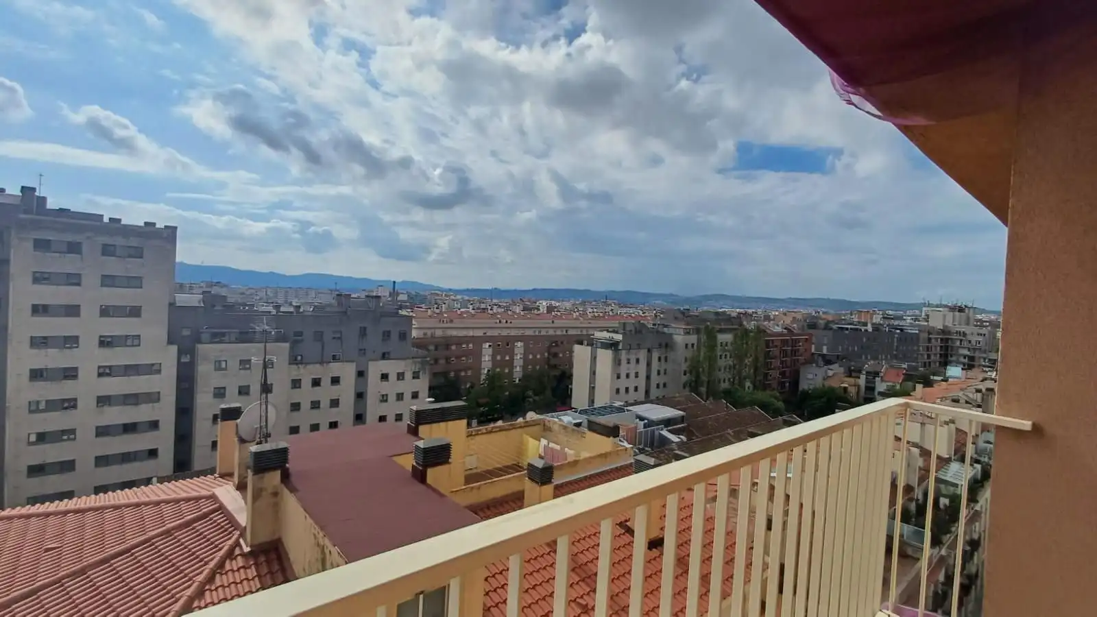 Attico con balcone in vendita a Centre - Sant Oleguer