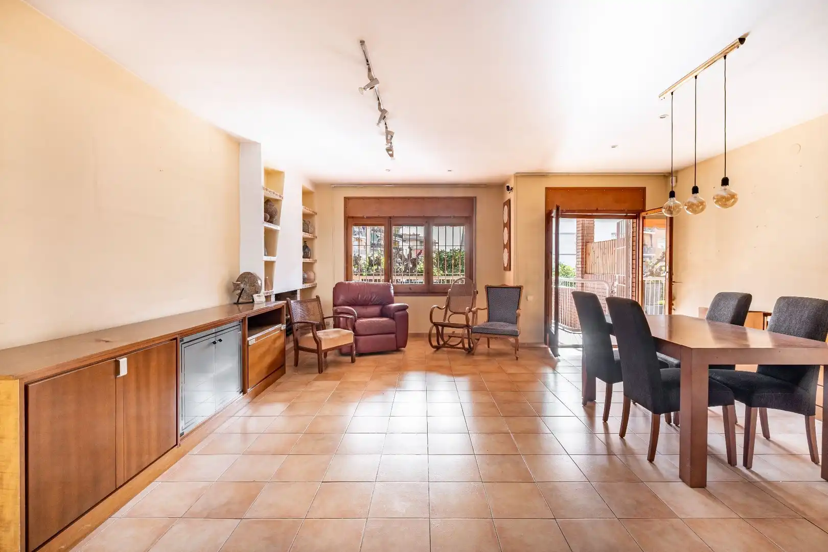 Sala d'estar de Casa adosada en venda en Premià de Mar amb Aire condicionat, Calefacció i Jardí privat