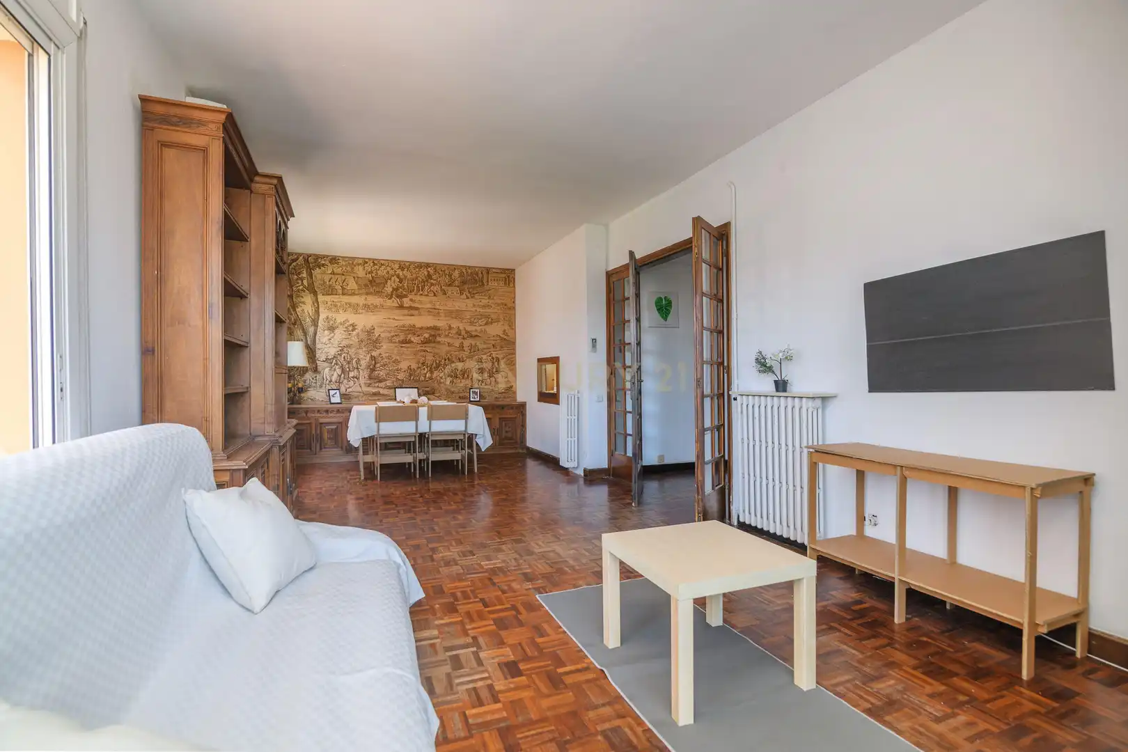 Wohnzimmer von Wohnung zum Verkauf in Barcelona mit Klimaanlage, Ofen und Mikrowelle