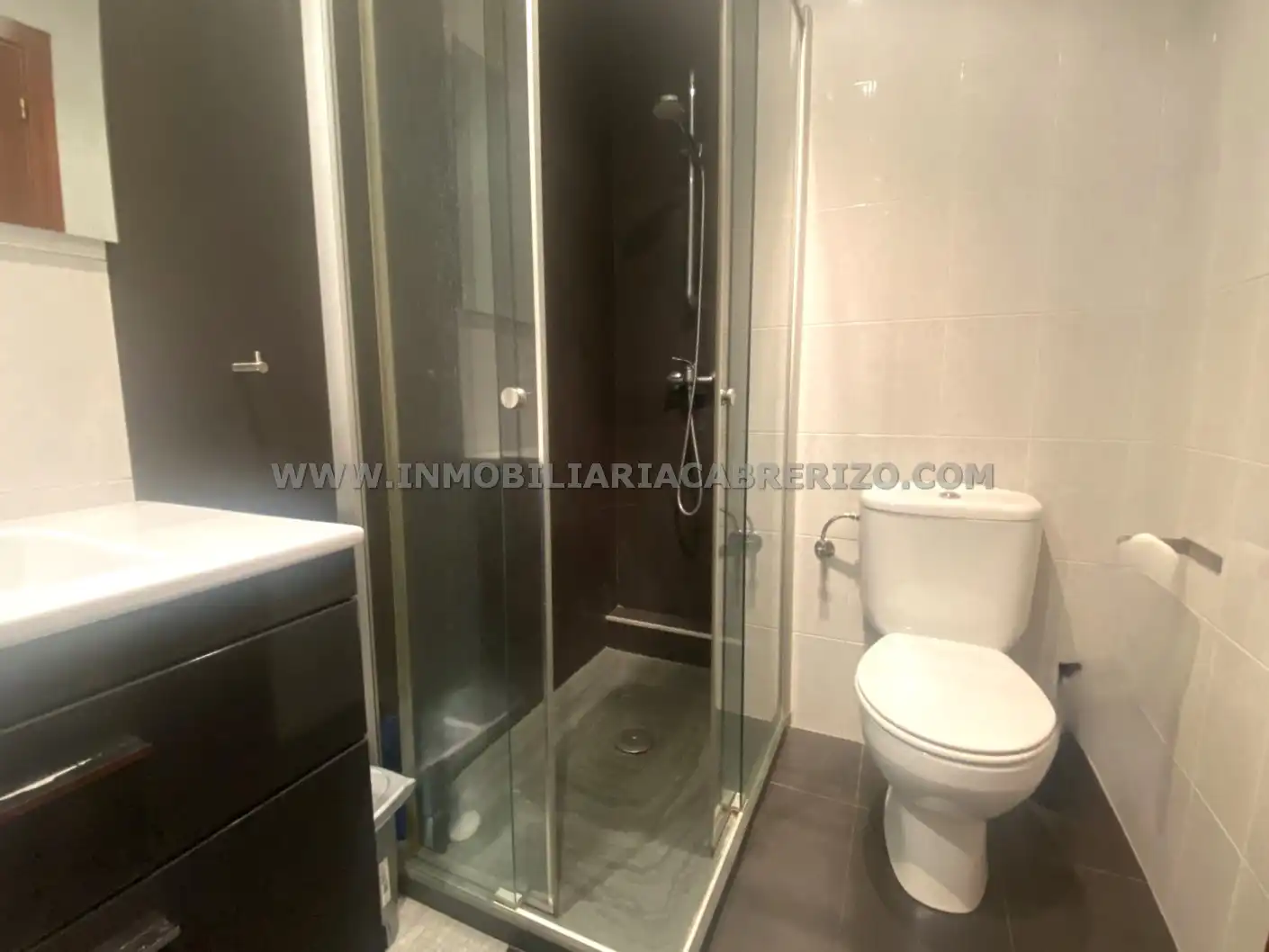 Baño de Piso en venta en  Pamplona / Iruña con Calefacción, Jardín privado y Parquet