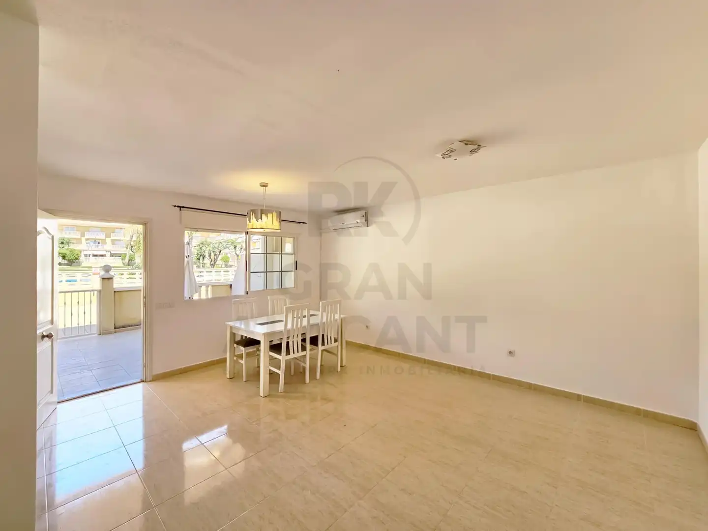 Comedor de Planta baja en venta en Santa Pola con Aire acondicionado, Calefacción y Jardín privado