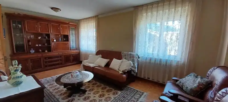 Wohnzimmer von Einfamilien-Reihenhaus zum Verkauf in Oviedo  mit Privatgarten, Möbliert und Ofen