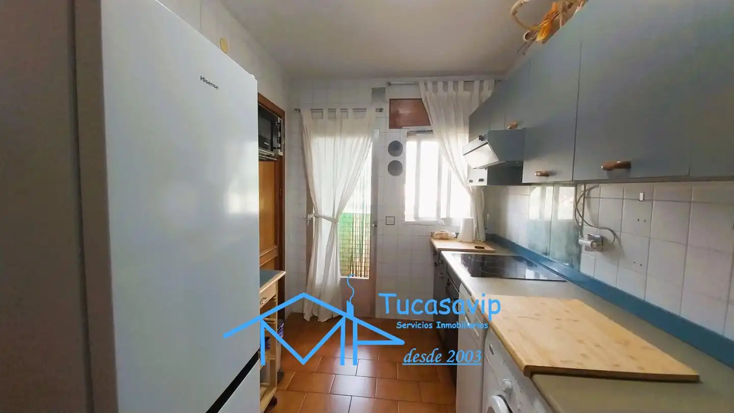 Cocina de Piso en venta en La Adrada  con Calefacción, Jardín privado y Terraza