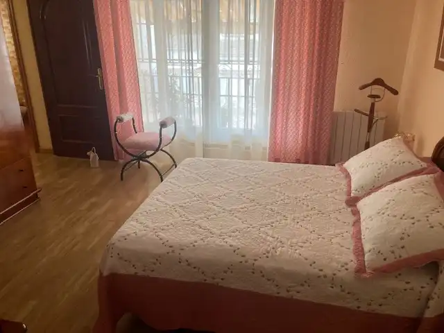 Dormitori de Casa o xalet en venda en Olías del Rey amb Aire condicionat, Calefacció i Jardí privat
