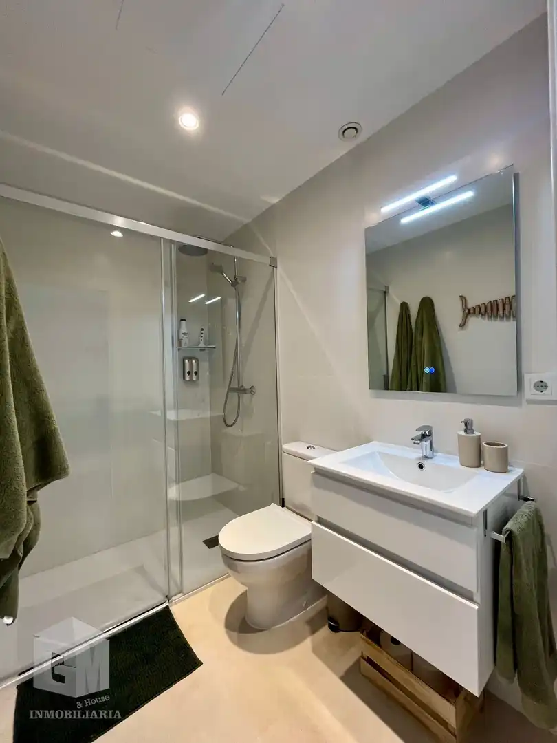 Bathroom of Apartments for sale in Tarifa  with Air Conditioner, Heating and Storage room