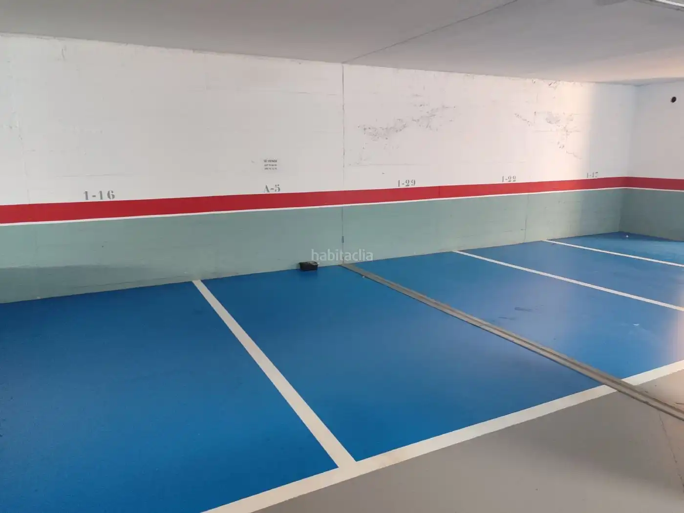 Individuel à vendre à Carrer de Narcís Monturiol 76