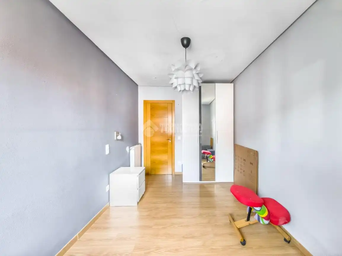 Habitación de Piso en venta en Madrid con Calefacción, Terraza y Balcón