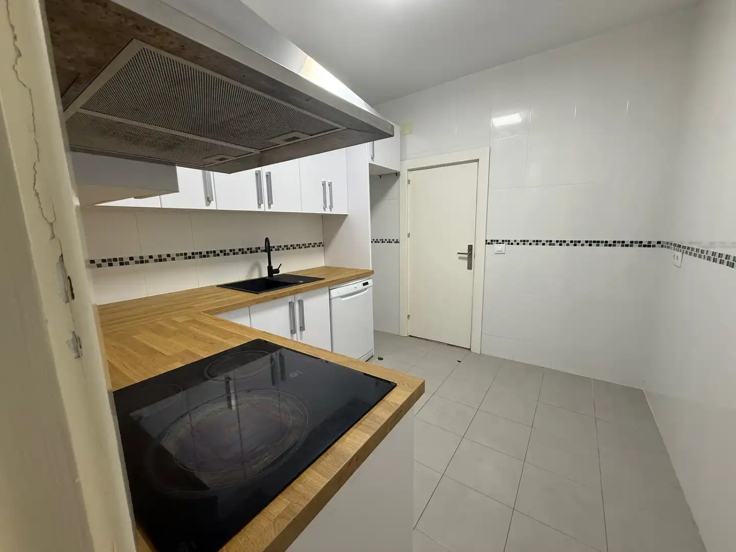 Küche von Wohnung zum Verkauf in Almería mit Balkon