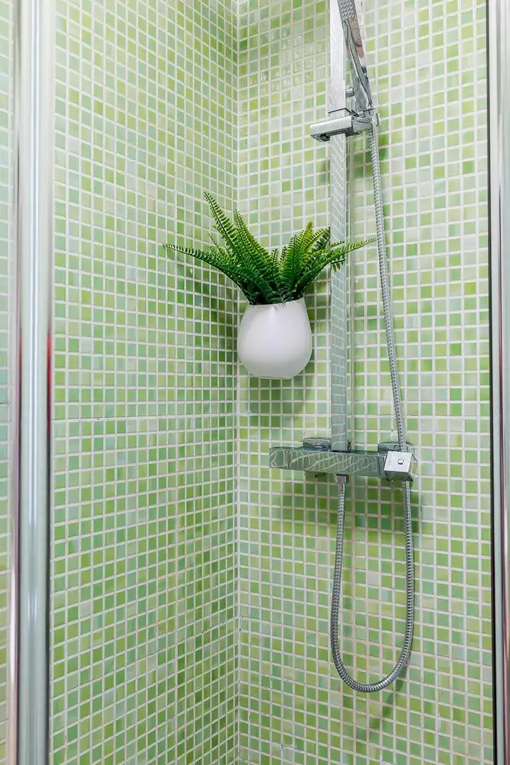 Bathroom of Apartments for sale in Madrid  with Air Conditioner and Furnished