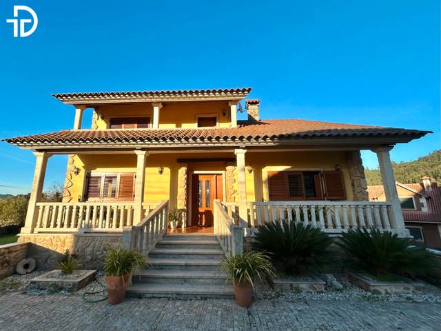 Casa-chalet en Venta en Camiño Pazo de Soutoxuste en Redondela