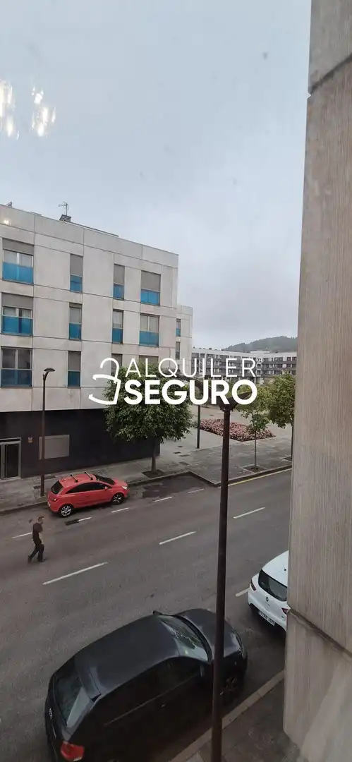 Vista exterior de Pis de lloguer en Gijón  amb Calefacció, Traster i Moblat