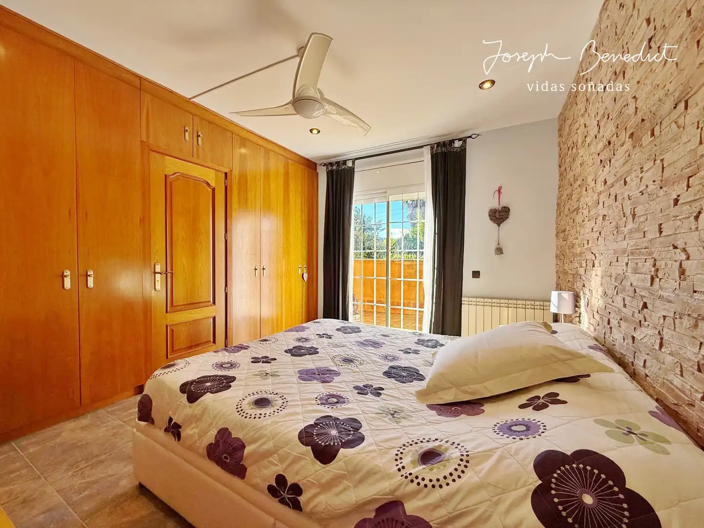 Bedroom of Houses for sale in Begues  with Air Conditioner, Heating and Private garden