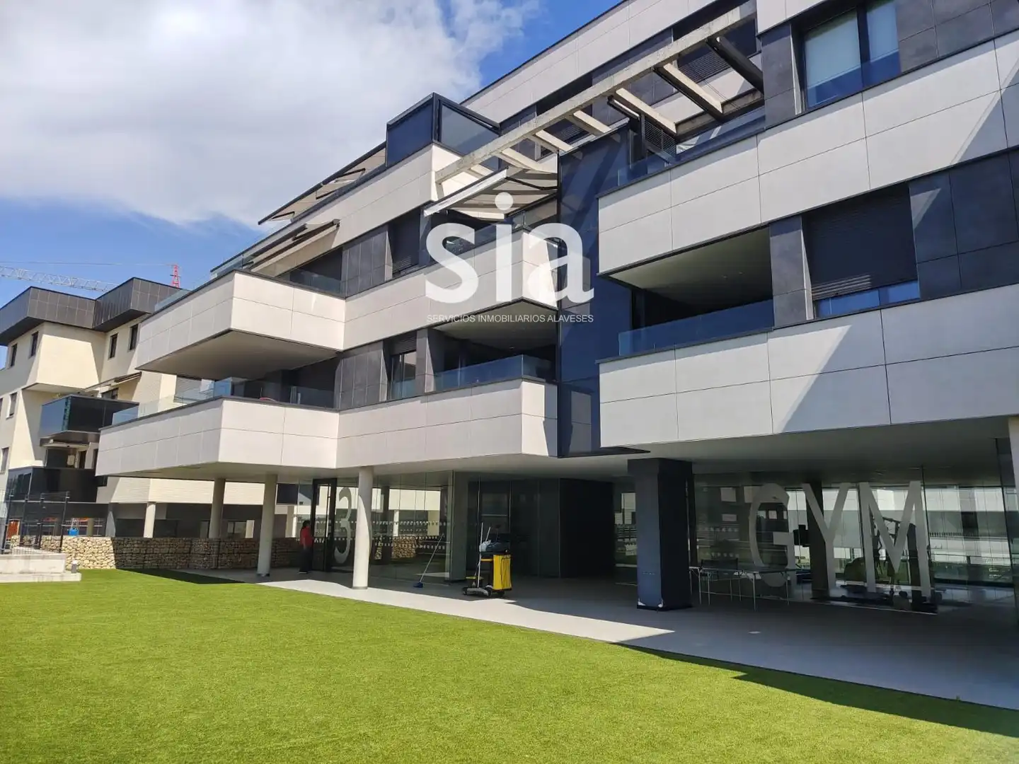 Vista exterior de Pis en venda en Vitoria - Gasteiz amb Calefacció, Terrassa i Traster
